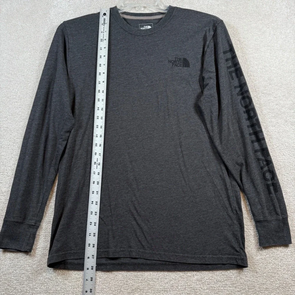 The North Face T-Shirt Mens Medium Grey Long Sleeve Logo Graphic Standard Fit